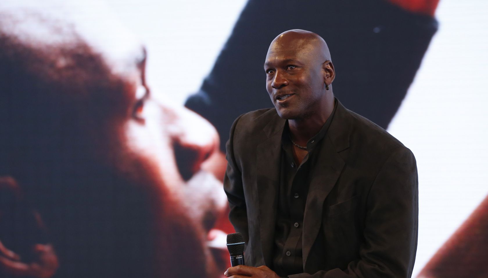 FRANCE-US-BASKETBALL-JORDAN