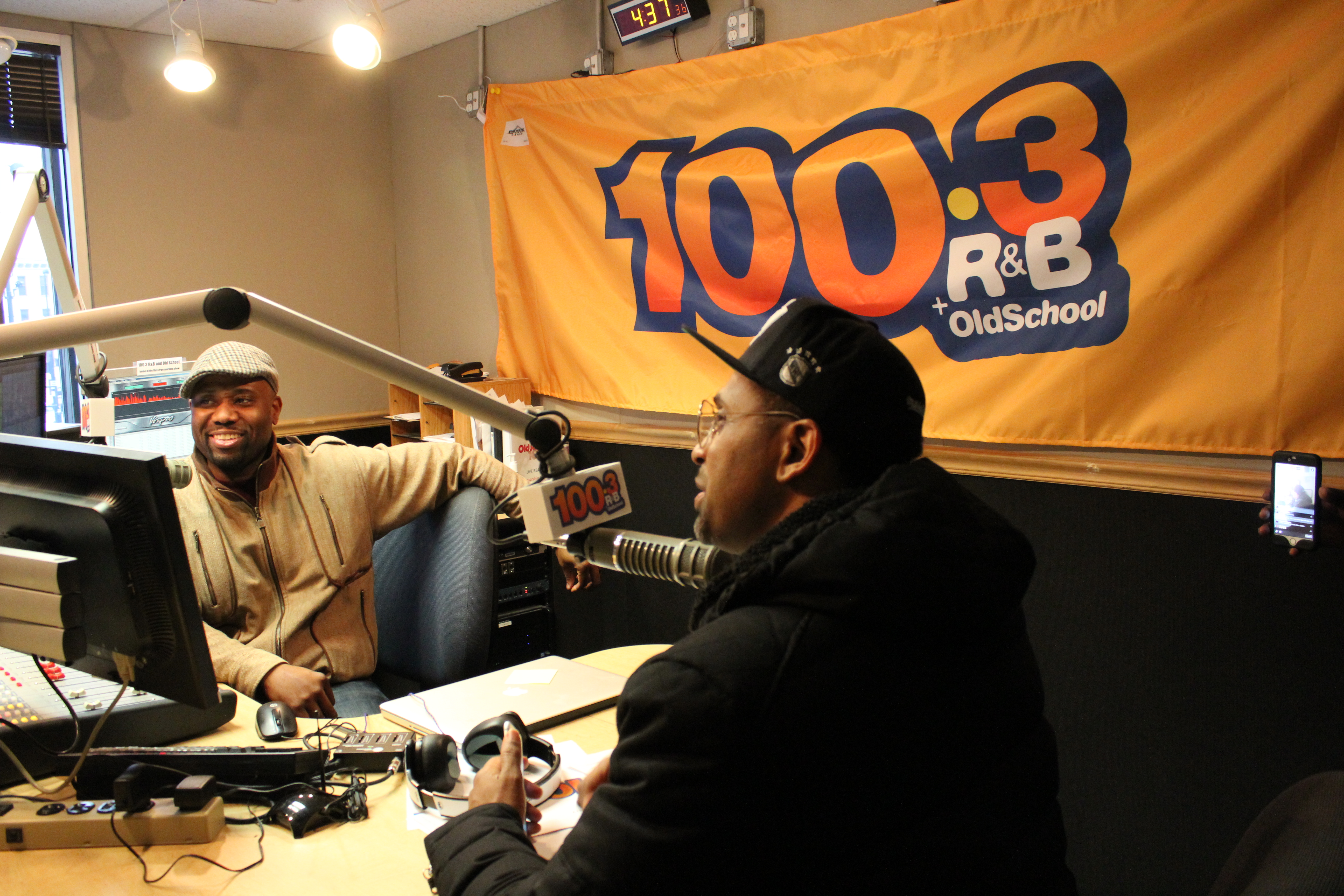 Mike Epps Visits 100.3 R&B