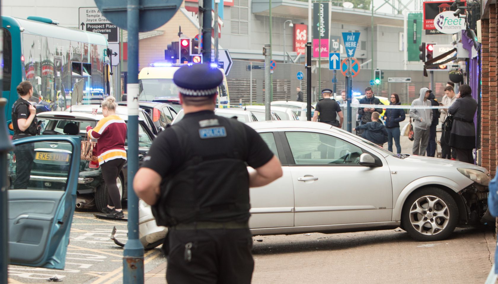 Bus crashes into multiple cars on Hythe Street, Dartford