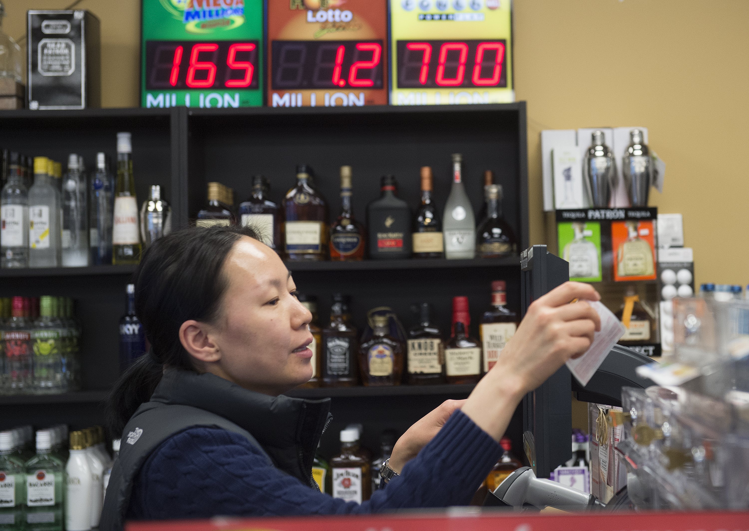 US-LOTTERY-POWERBALL-LIFESTYLE