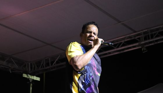 90s RNB Singer Christopher Williams Performs Every Little Thing U Do