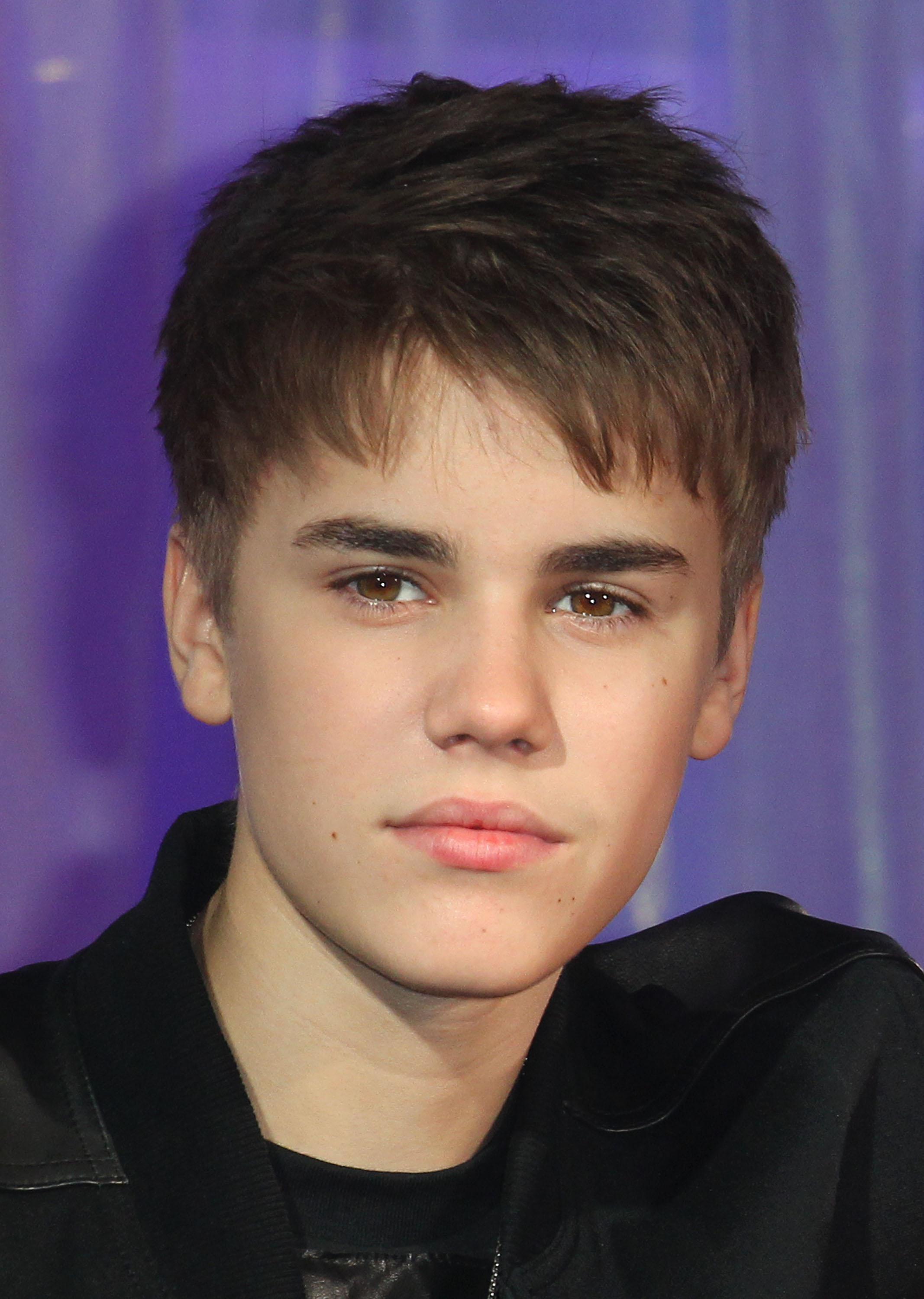 How to get Justin Biebers hair  Imitate Justin Biebers haircut