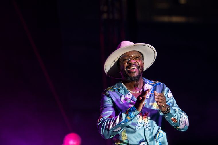 Anthony Hamilton giving it to us at the Cincinnati Music Festival