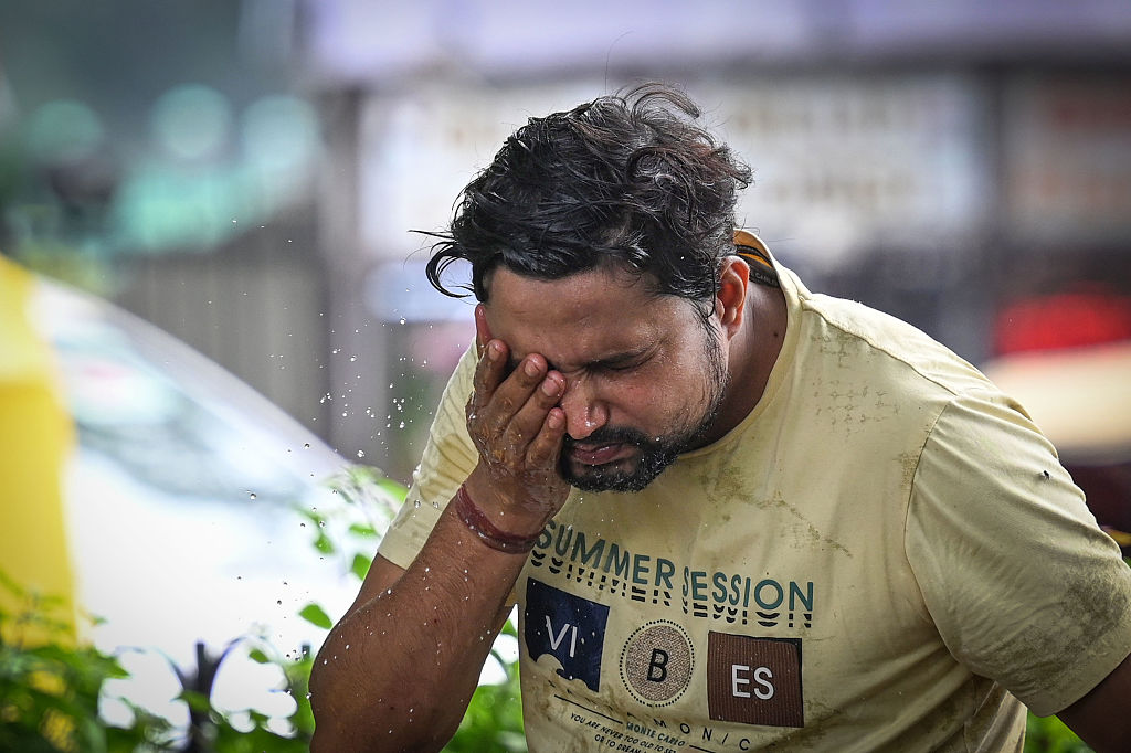 Hot And Humid Weather In Delhi