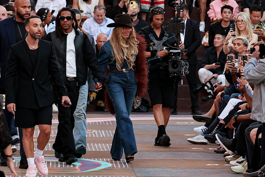 Louis Vuitton: Front Row - Paris Fashion Week - Menswear Spring/Summer 2026