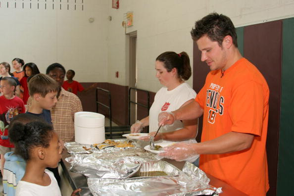 Nick Lachey Participating in the America's Second Harvest "Goin' Home for Hunger" - June 2, 2007